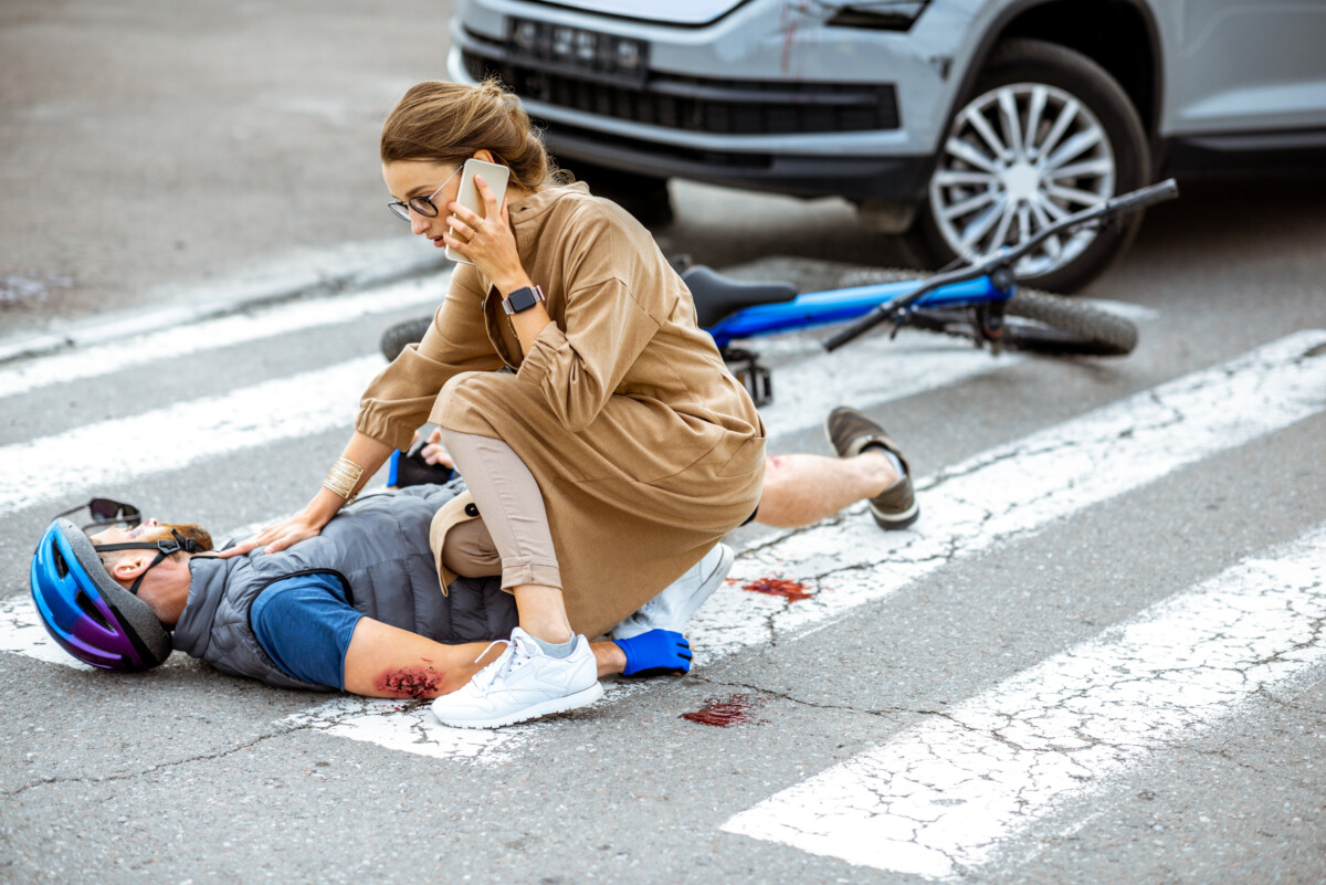 When to Hire an Injury Lawyer for Public Accident Claims